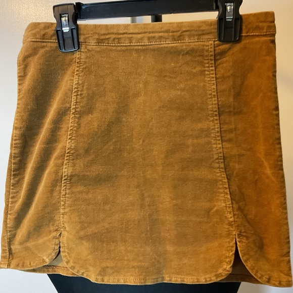 18. Brandy Melville Tan Velvet Mini Skirt Zipper Back Size Small - Picture 5 of 6